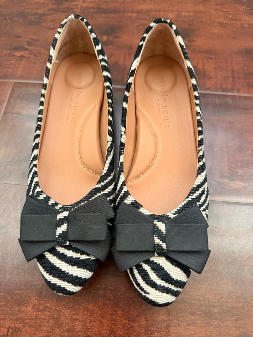 Kenneth Cole Black & White Zebra Bow Flats
